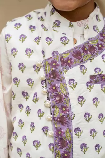 White cotton printed kurta dhoti and jacket for boys