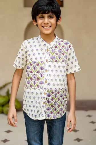 White cotton printed shirt for boys