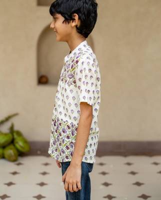 White cotton printed shirt for boys 2