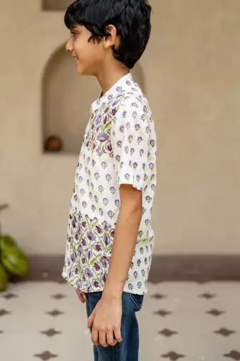 White cotton printed shirt for boys
