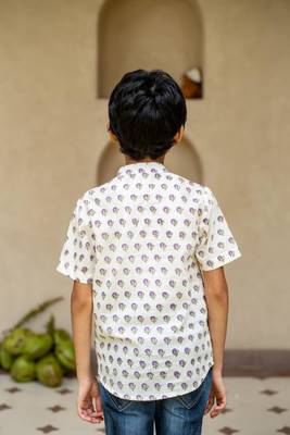 White cotton printed shirt for boys 3