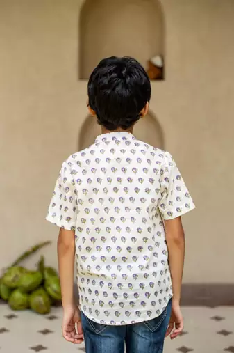 White cotton printed shirt for boys