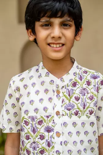 White cotton printed shirt for boys