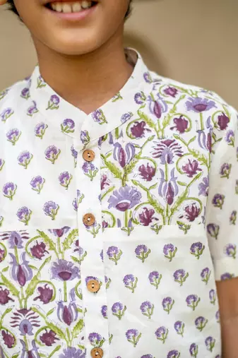 White cotton printed shirt for boys
