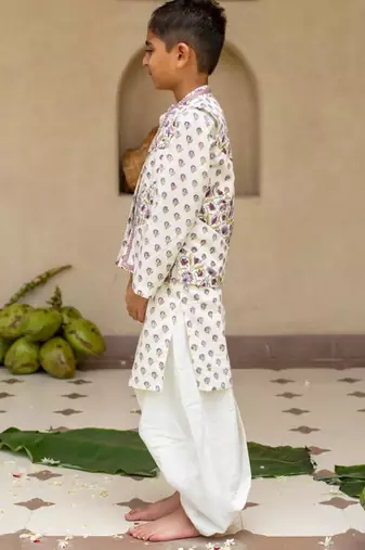 White cotton printed kurta dhoti and jacket for boys