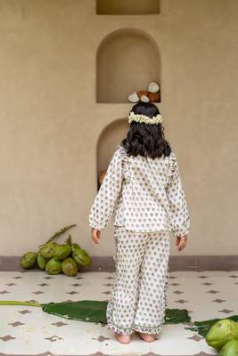 White cotton printed top and pant for girls 3