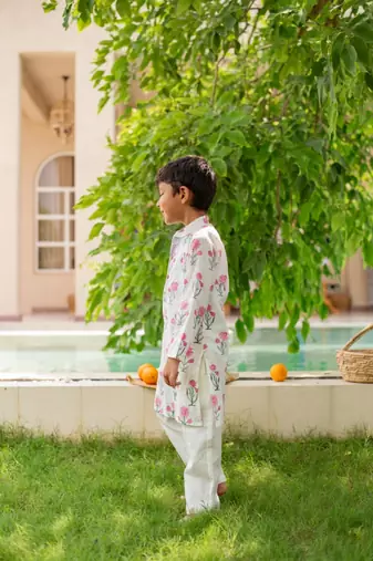 Pink cotton printed kurta pajama for boys