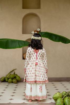 White cotton printed top and skirt for girls 3