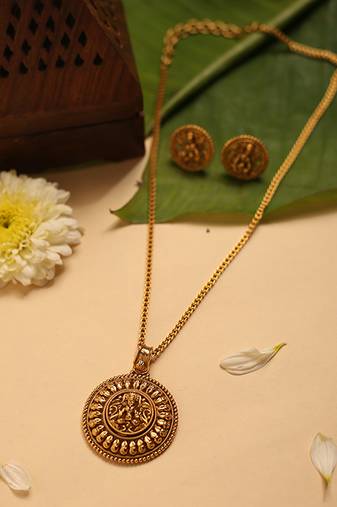 Gold plated temple pendant necklace set