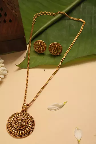 Gold plated temple pendant necklace set