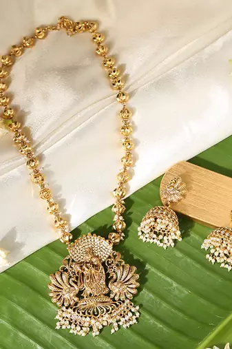 Gold plated pearl temple necklace set