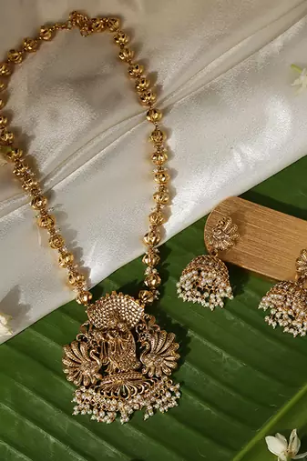Gold plated pearl temple necklace set