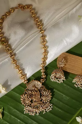 Gold plated pearl temple necklace set