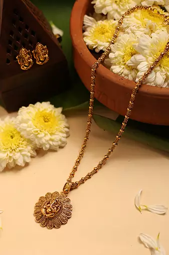 Gold plated temple pendant necklace set