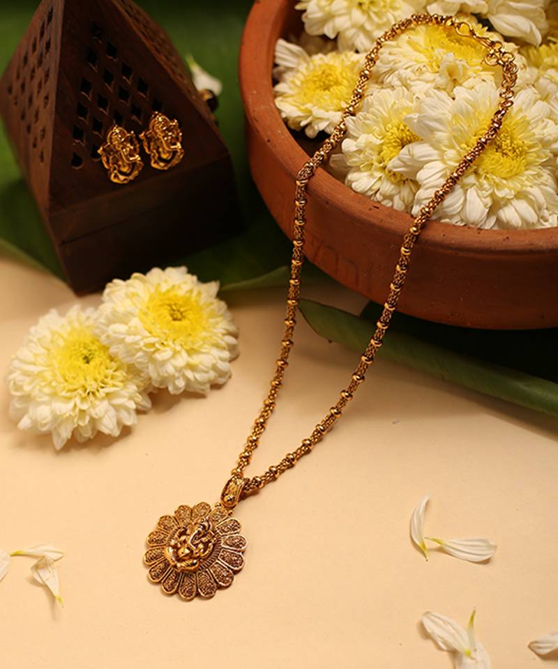 Gold plated temple pendant necklace set