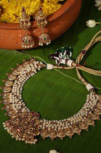 Gold plated multicolor temple pearl necklace set