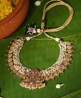 Gold plated multicolor temple pearl necklace set 3