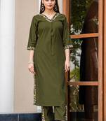 Women Gadhawal Fabric Thread & Handwork Kurta With Trousers
