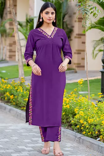 Women Gadhawal Fabric Thread & Handwork Kurta With Trousers