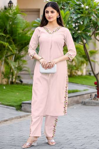 Women Gadhawal Fabric Thread & Handwork Kurta With Trousers