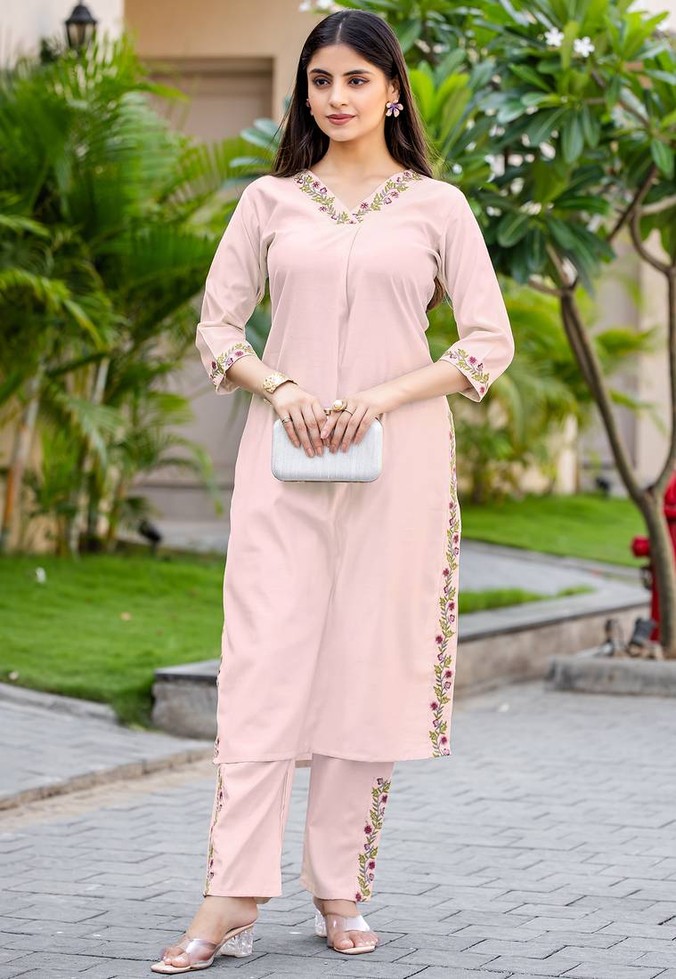 Women Gadhawal Fabric Thread & Handwork Kurta With Trousers