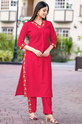 Women Gadhawal Fabric Thread & Handwork Kurta With Trousers