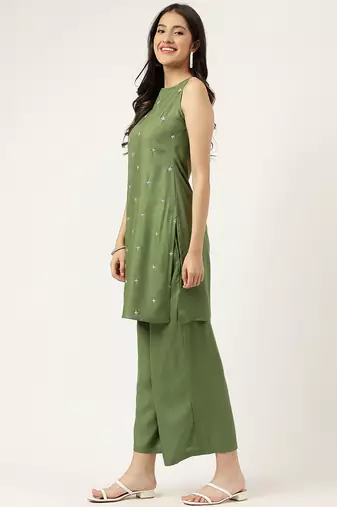 Women's embroidered rayon green straright kurta sets