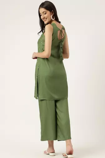 Women's embroidered rayon green straright kurta sets