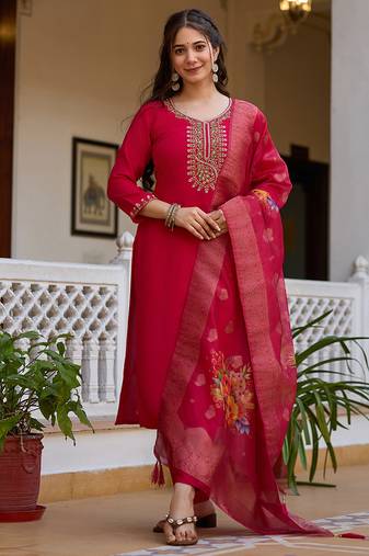 Ranipink viscose chanderi thread embroidered with beads work kurta pant set