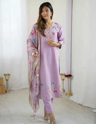 Lavender viscose gadhval silk thread embroidered with beads work kurta pant set 1