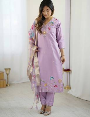 Lavender viscose gadhval silk thread embroidered with beads work kurta pant set 3