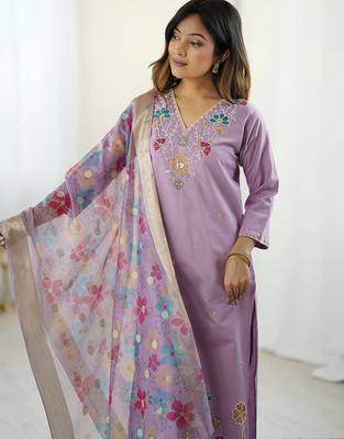 Lavender viscose gadhval silk thread embroidered with beads work kurta pant set 4