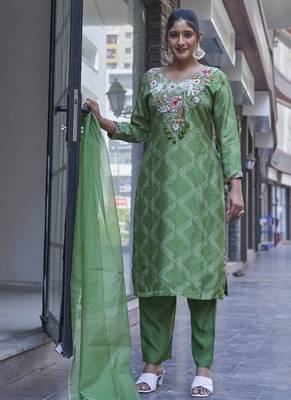 Green viscose print dola with handwork kurta set 4