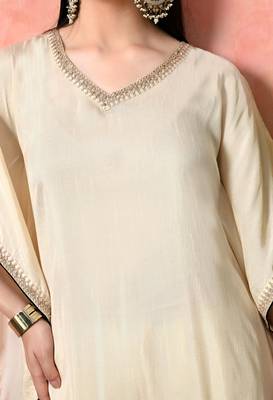 Off white viscose dola with kolkata handwork kurta set 3