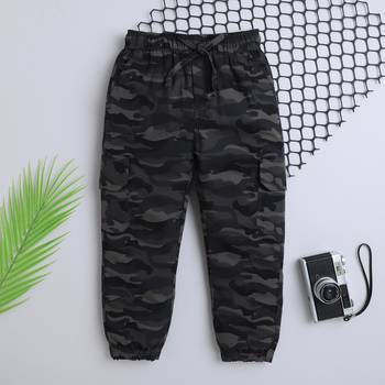 Grey cotton printed jogger for boys 1