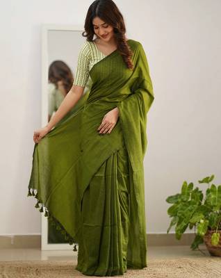 Tissue Cotton Handloom Saree With Printed Unstitched Blouse Piece 2