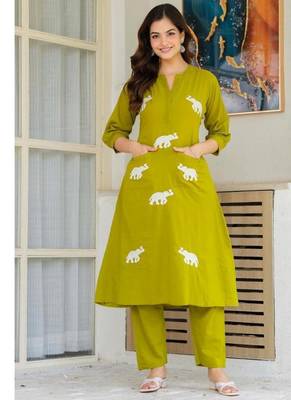 Women Ethnic Embroidery  Cotton Kurta with Trouser 2