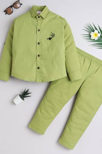 Green cotton woven shirt and pant set for boys