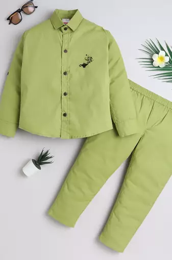 Green cotton woven shirt and pant set for boys