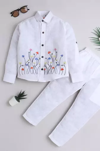 White cotton woven shirt and pant set for boys