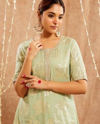Green embroidered cotton kurta set 3