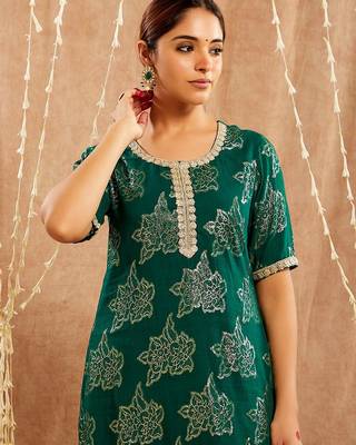 Dark green embroidered cotton kurta set 3