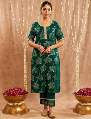 Dark green embroidered cotton kurta set 1