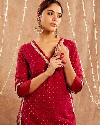 Maroon embroidered cotton kurta set 2