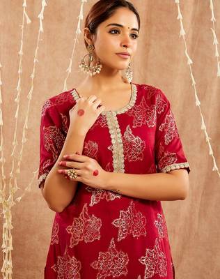 Maroon embroidered cotton kurta set 2