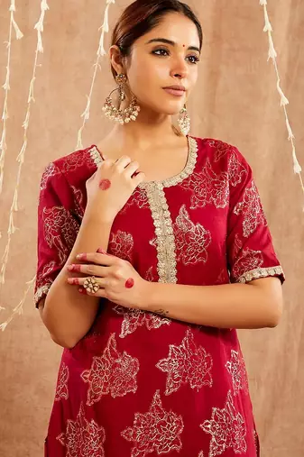 Maroon embroidered cotton kurta set