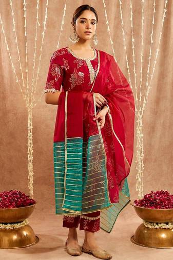 Maroon embroidered cotton kurta set