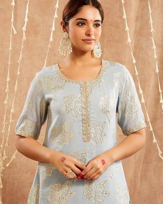 Light blue embroidered cotton kurta set 2