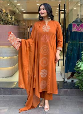  Women Ethnic Motifs Embroidered Cotton Kurta with Trousers & Dupatta 2