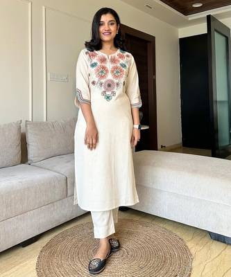  Women Floral Embroidered Regular Thread Work Pure Cotton Kurta Set 1